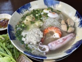 ベトナム料理_フーティエウムック