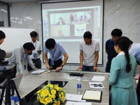 ベトナムホーチミン市内のベトナム企業オフィス内にサンプル製品のテスト