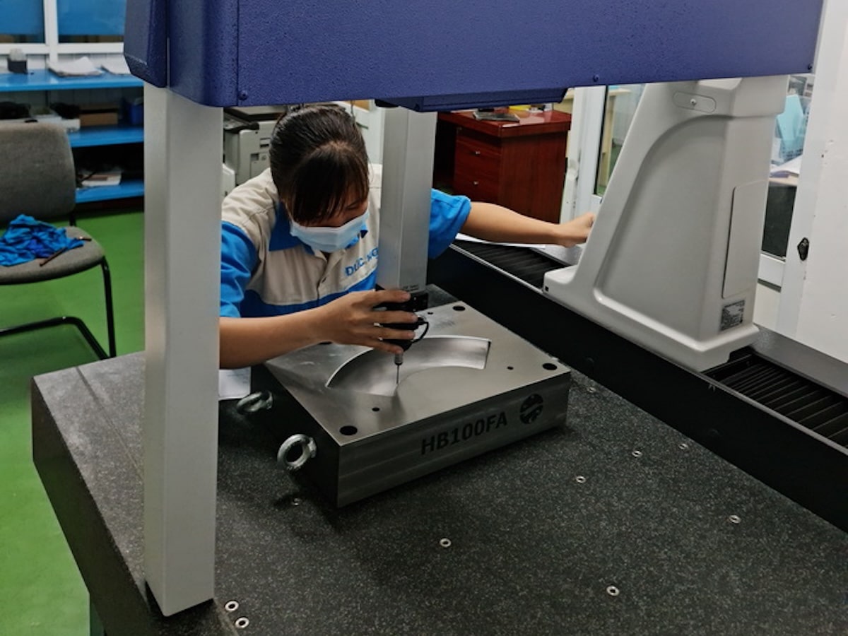 vietnamese-74_factory_inside01