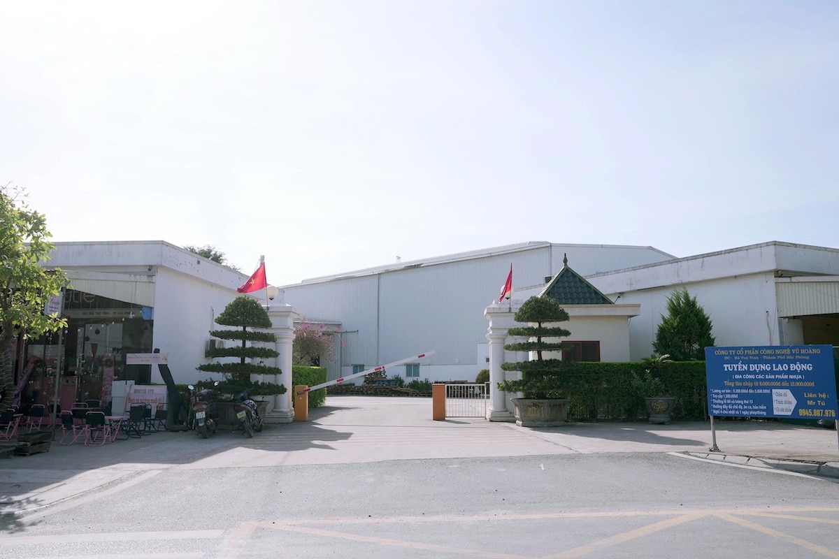 vietnamese-80_facotory_outsaide